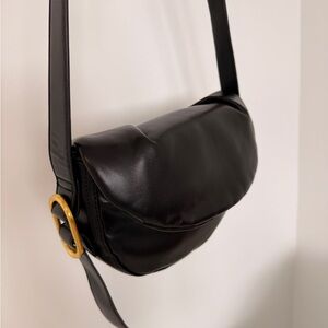 Elegant Black Leather Shoulder Bag